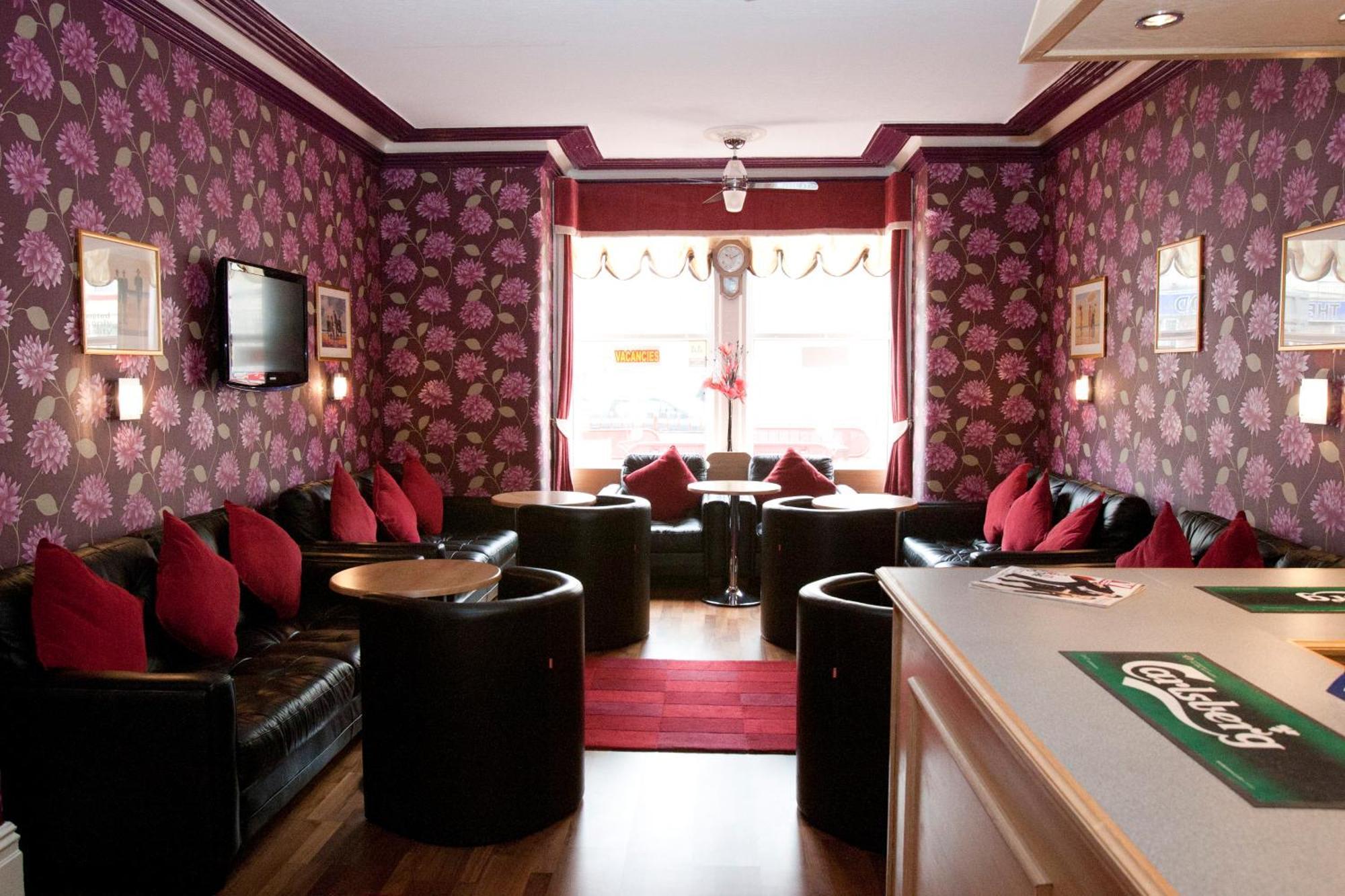 Valentine Lodge Over 21 Adult Couples Only Blackpool Bagian luar foto
