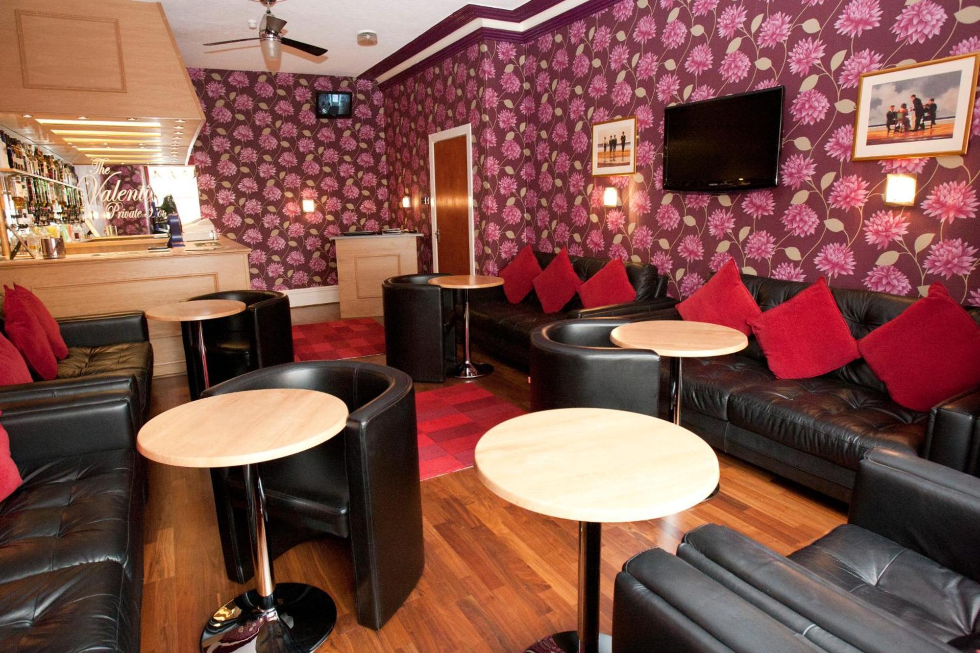 Valentine Lodge Over 21 Adult Couples Only Blackpool Bagian luar foto