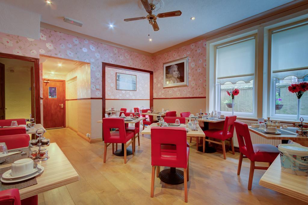 Valentine Lodge Over 21 Adult Couples Only Blackpool Bagian luar foto